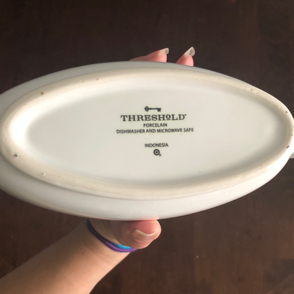 π Threshold Ceramic Gravy Boat with Handle - Picture 4 of 4